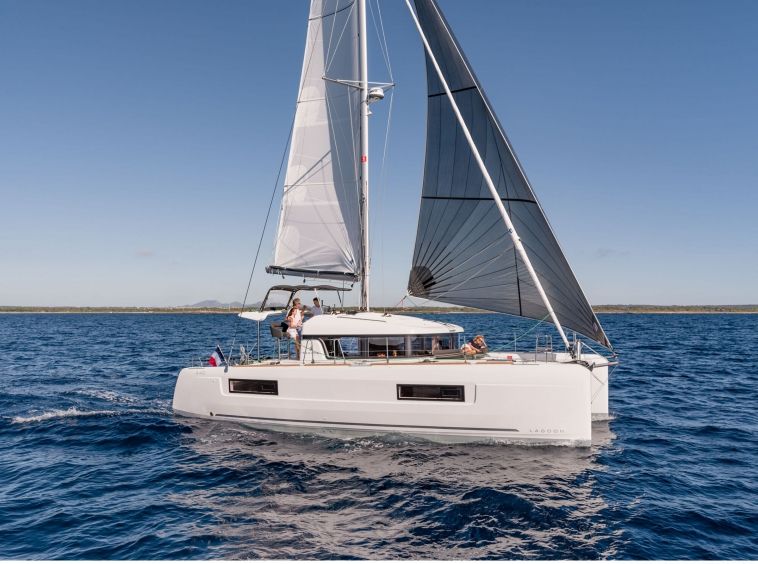 Lagoon 40 for sale