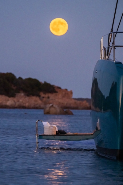 Lagoon-EIGHTY-2-Catamaran-de-Lujo
