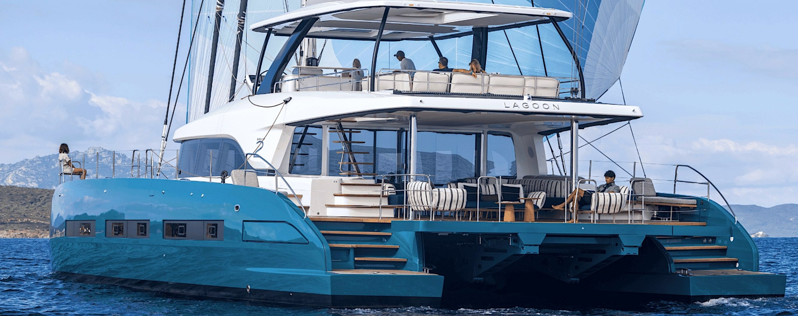 Lagoon-EIGHTY-2-Lujoso-catamaran-a-vela-venta-de-barcos