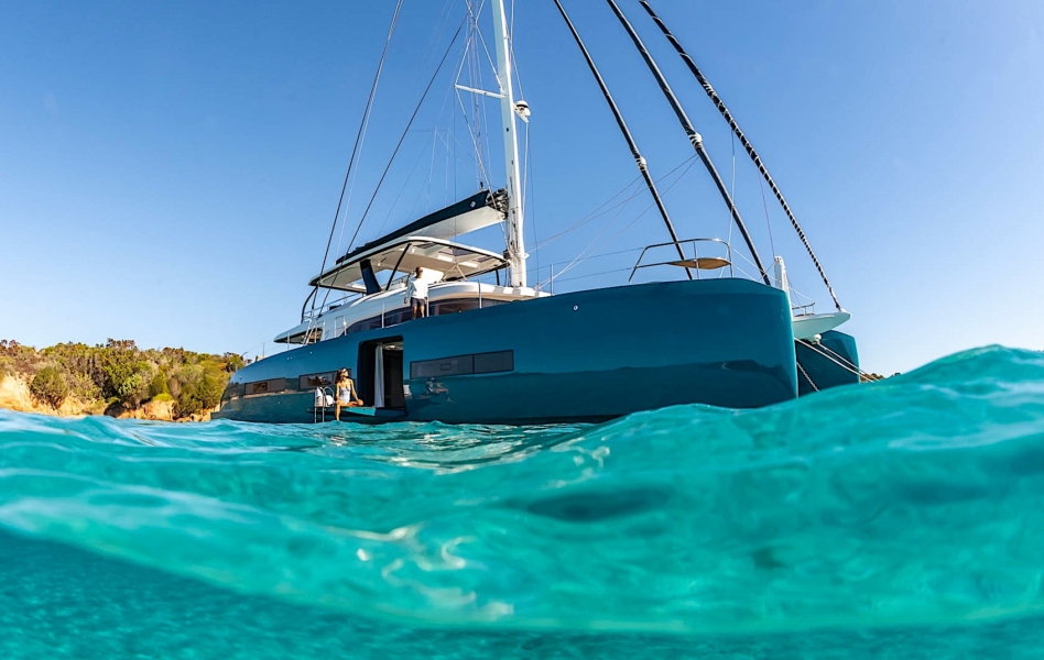 Lagoon-EIGHTY-2-fondeo-2-Catamaran-de-Lujo