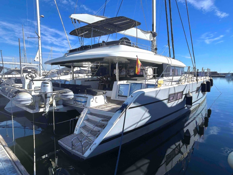 Lagoon-620-Essence-2015-en-venta-Version-4-cabinas-Possible-departamento-tripulacion-Cabina-medio-babor-con-2-literas-con-acceso-a-la.-cocina