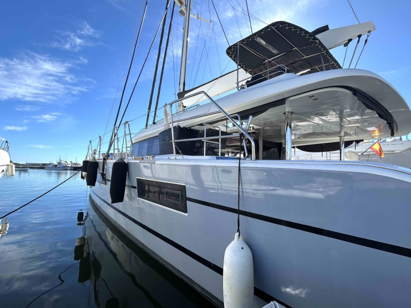 Lagoon-620-Essence-for-sale-grey-wrapping