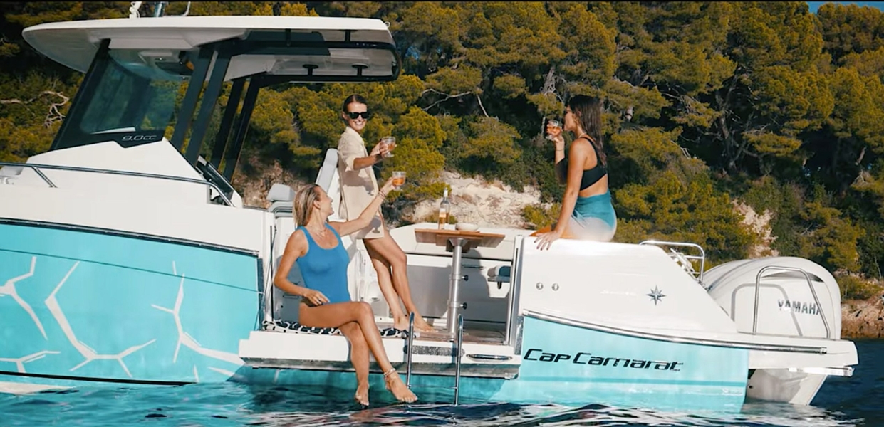 Jeanneau_cap_camarat_9.0_CC_S2_KAT_Marina