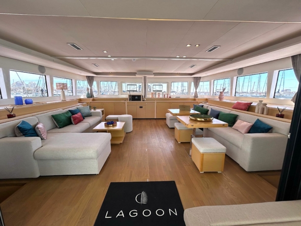 Lagoon 620 NEO-saloon - The refit by Lagoon shipyard - KAT Marina