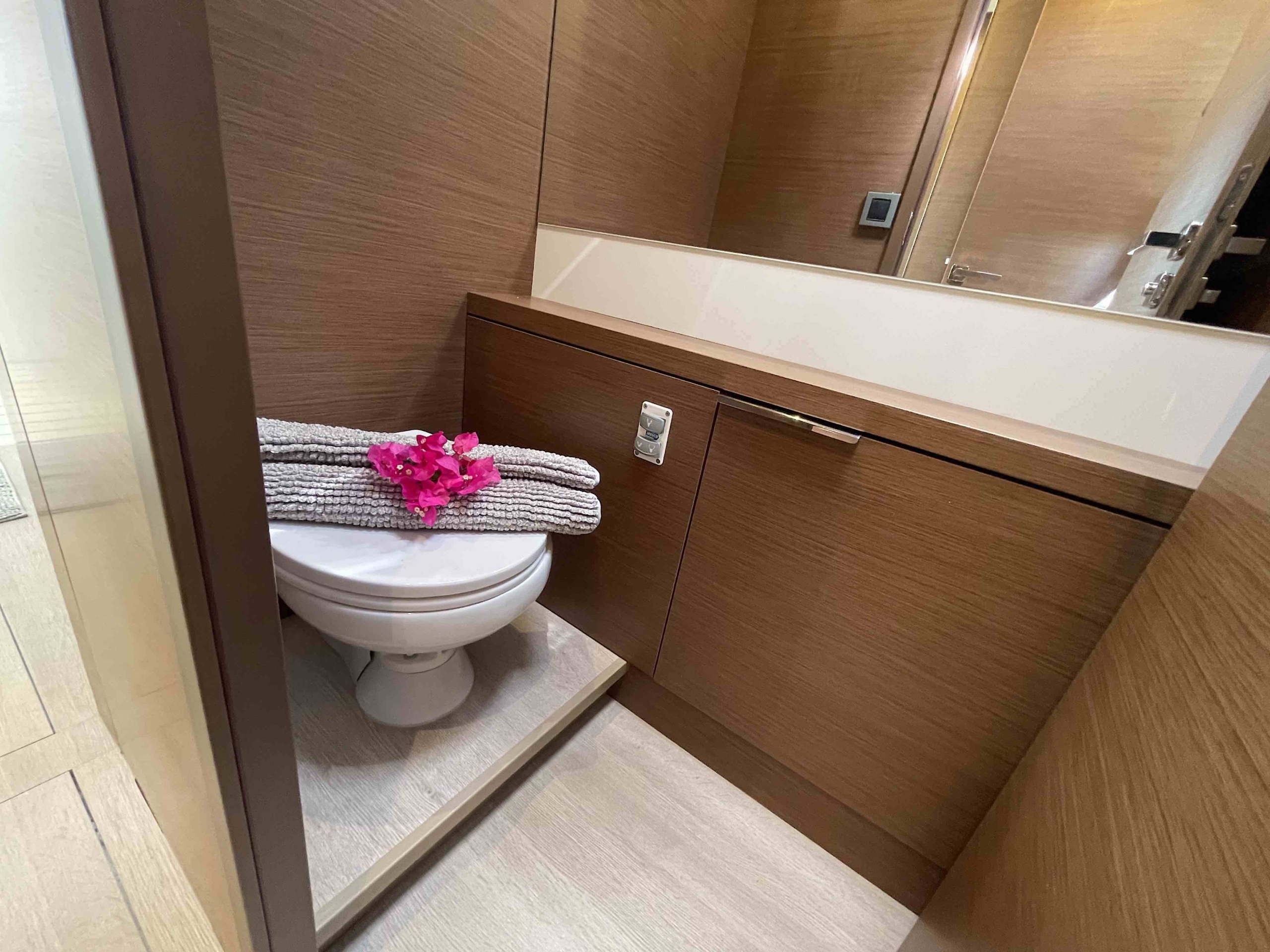 Lagoon 50 2021 for sale