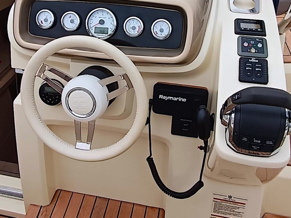 Invictus 280 GT en venta