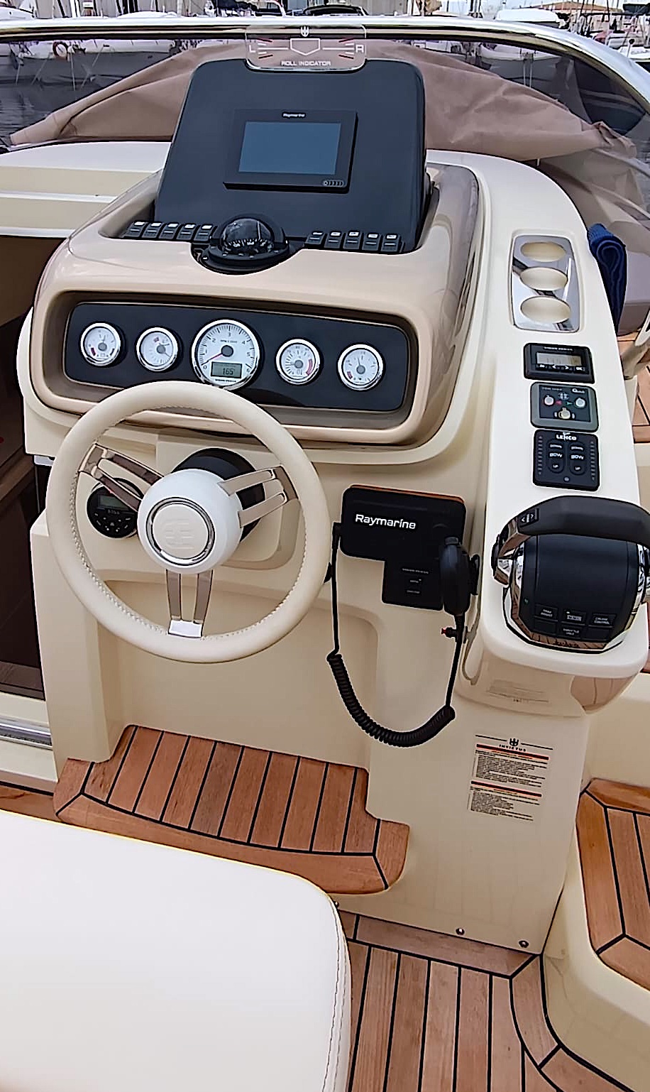 Invictus 280 GT en venta