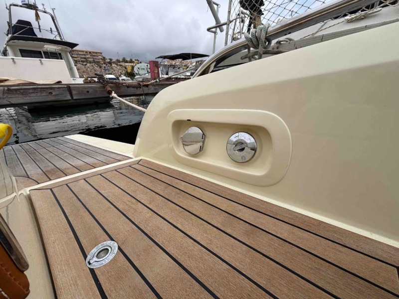 Invictus Yachts. Invictus GT280