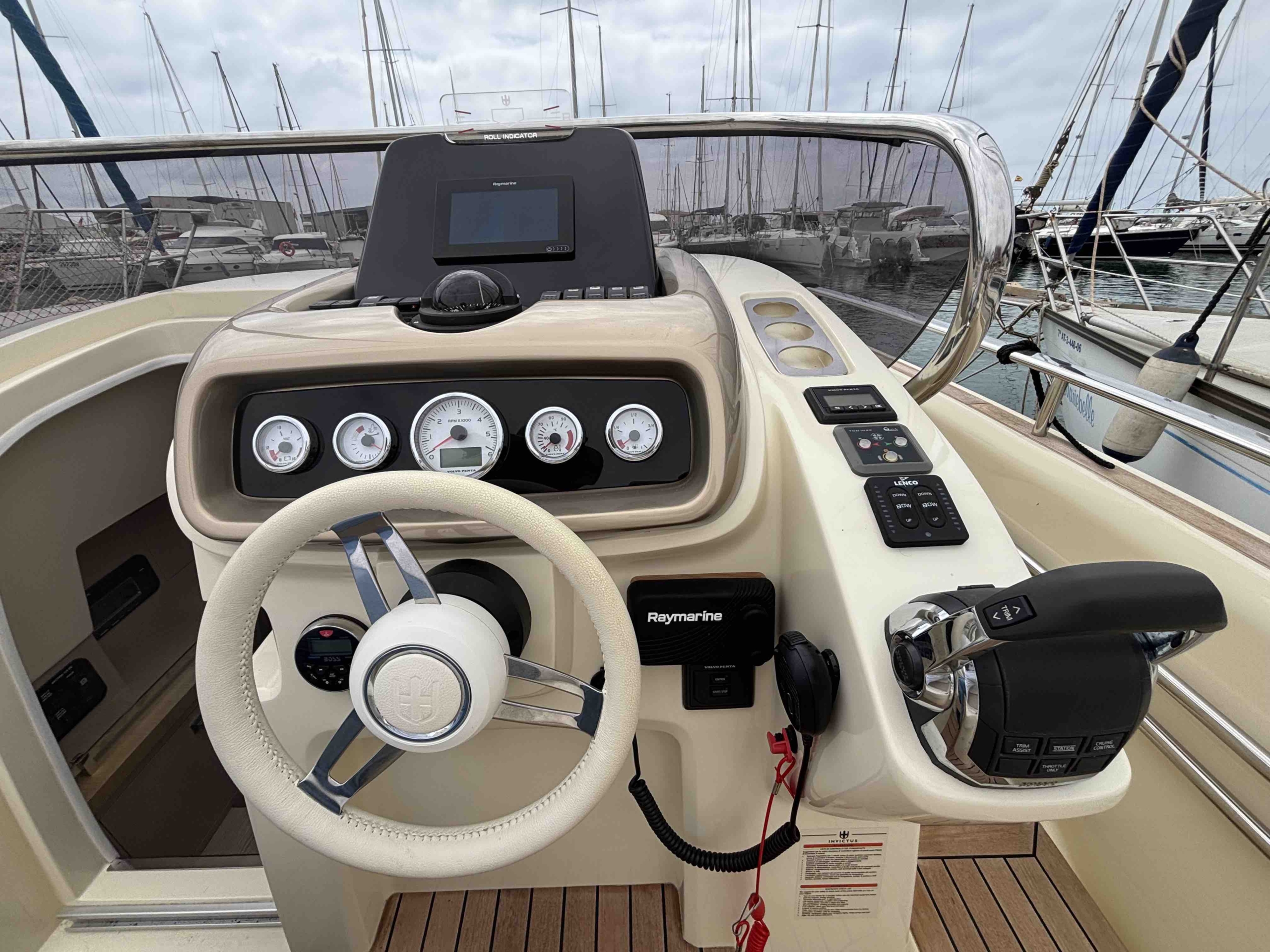 Invictus Yachts. Invictus GT280