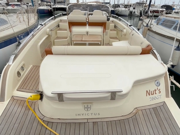 Invictus Yachts. Invictus GT280
