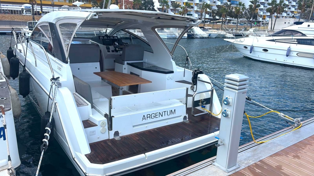 Sealine S330 2015 for sale