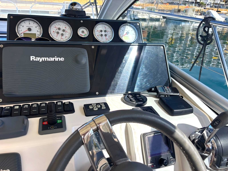 Sealine S330 2015 for sale