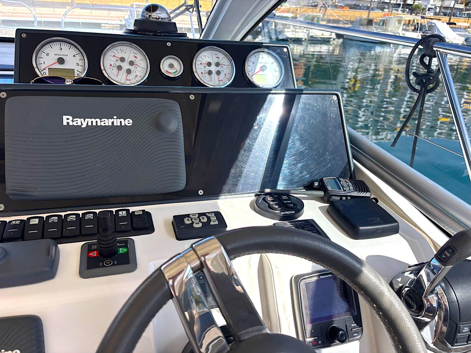 Sealine S330 2015 for sale