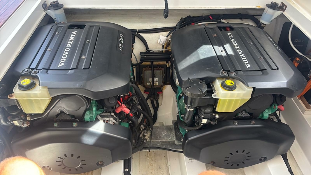Sealine S330 2015 for sale
