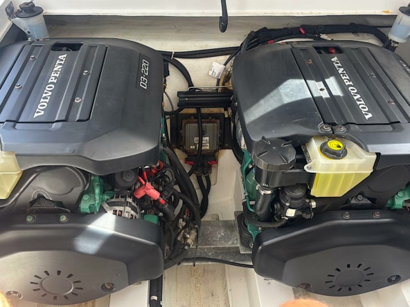Sealine S330 2015 for sale