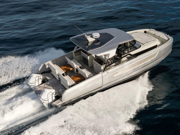 YOT 36_Yot Power catamarans