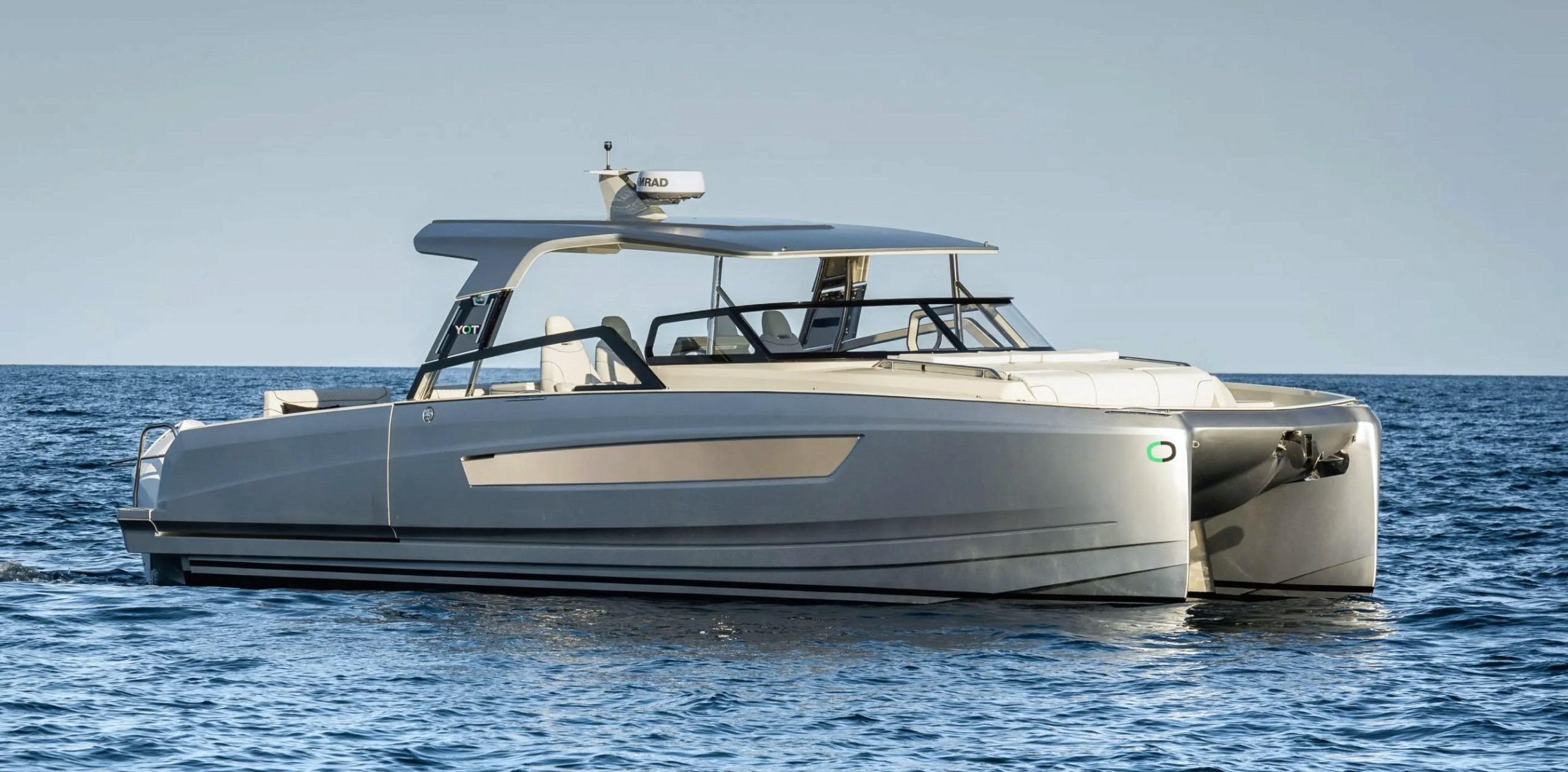 YOT 36_Yot Power catamarans