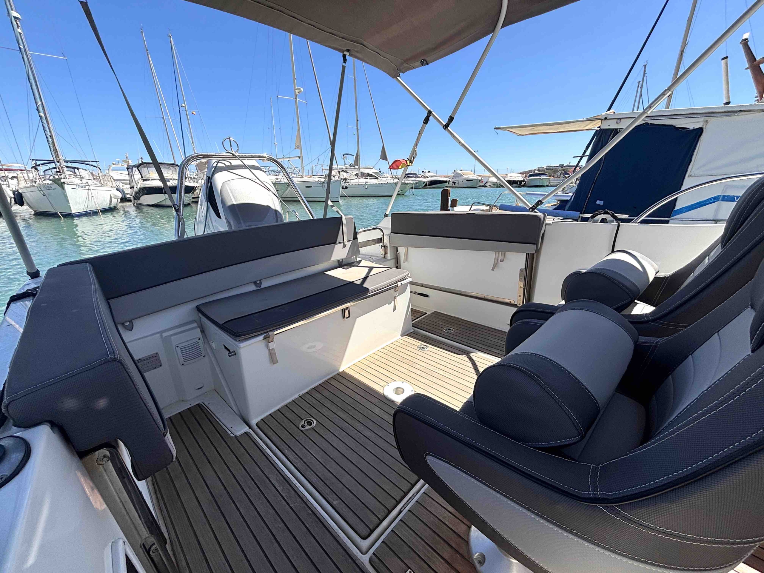 Cap camarat 7.5 WA en venta. Jeanneau. KAT Marina.