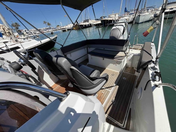 Cap camarat 7.5 WA en venta. Jeanneau. KAT Marina.