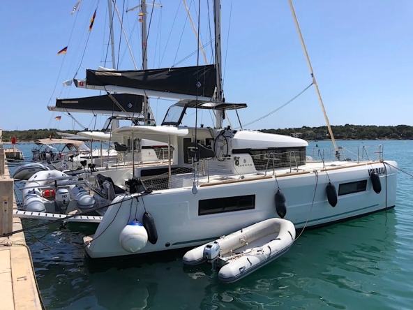 Lagoon-40-2020-4-cabins-for-sale