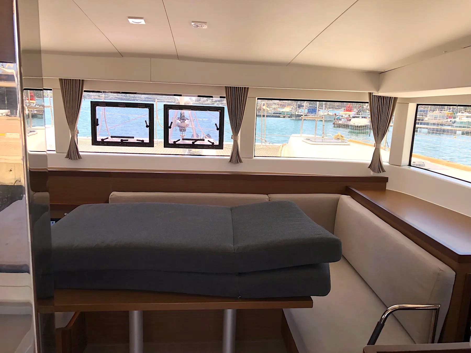 Lagoon-40-2020-4-cabins-for-sale