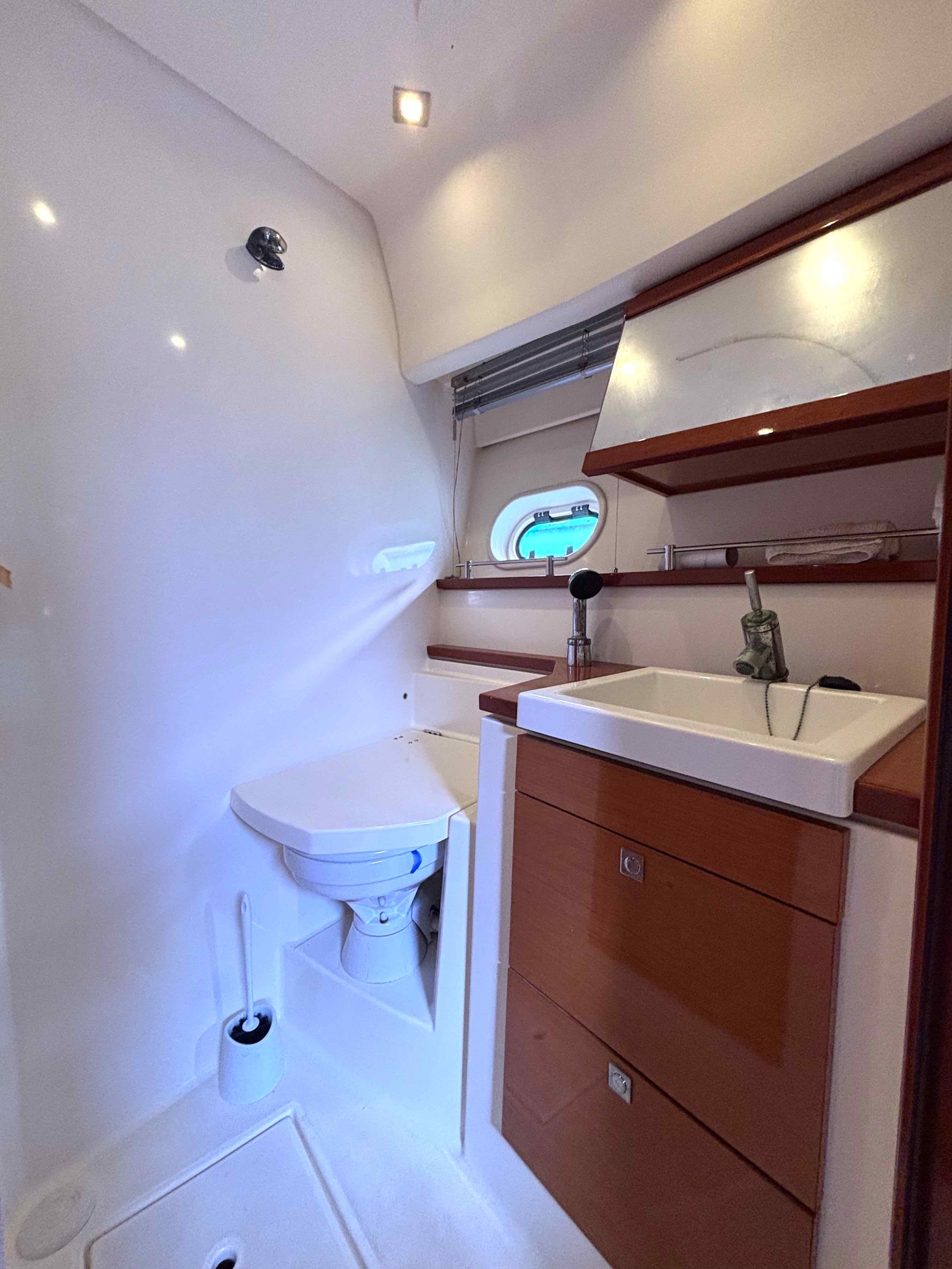 Prestige 42 S 2009 for sale - KAT Marina