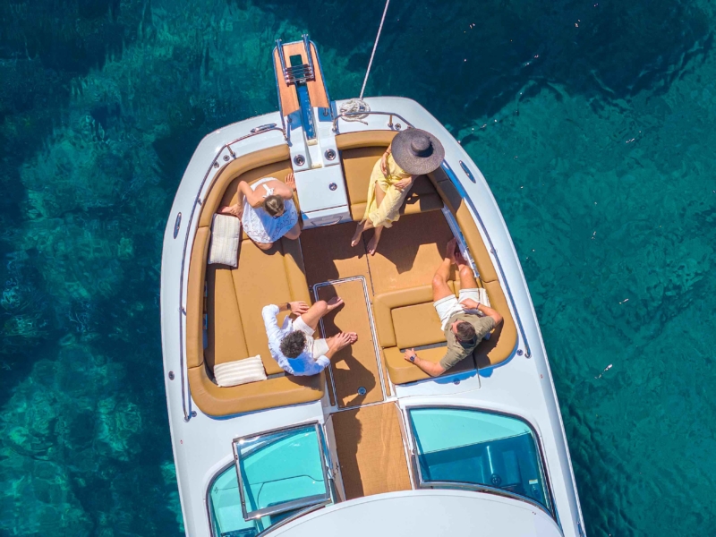 TH-33-Jeanneau-Catamarans