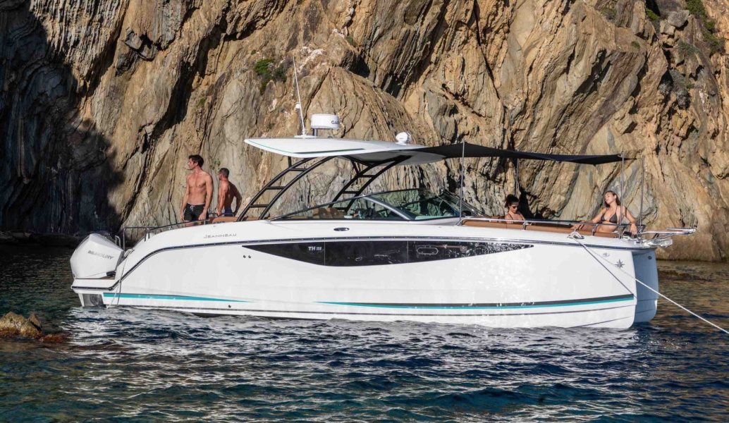 TH-33-Jeanneau-Catamarans
