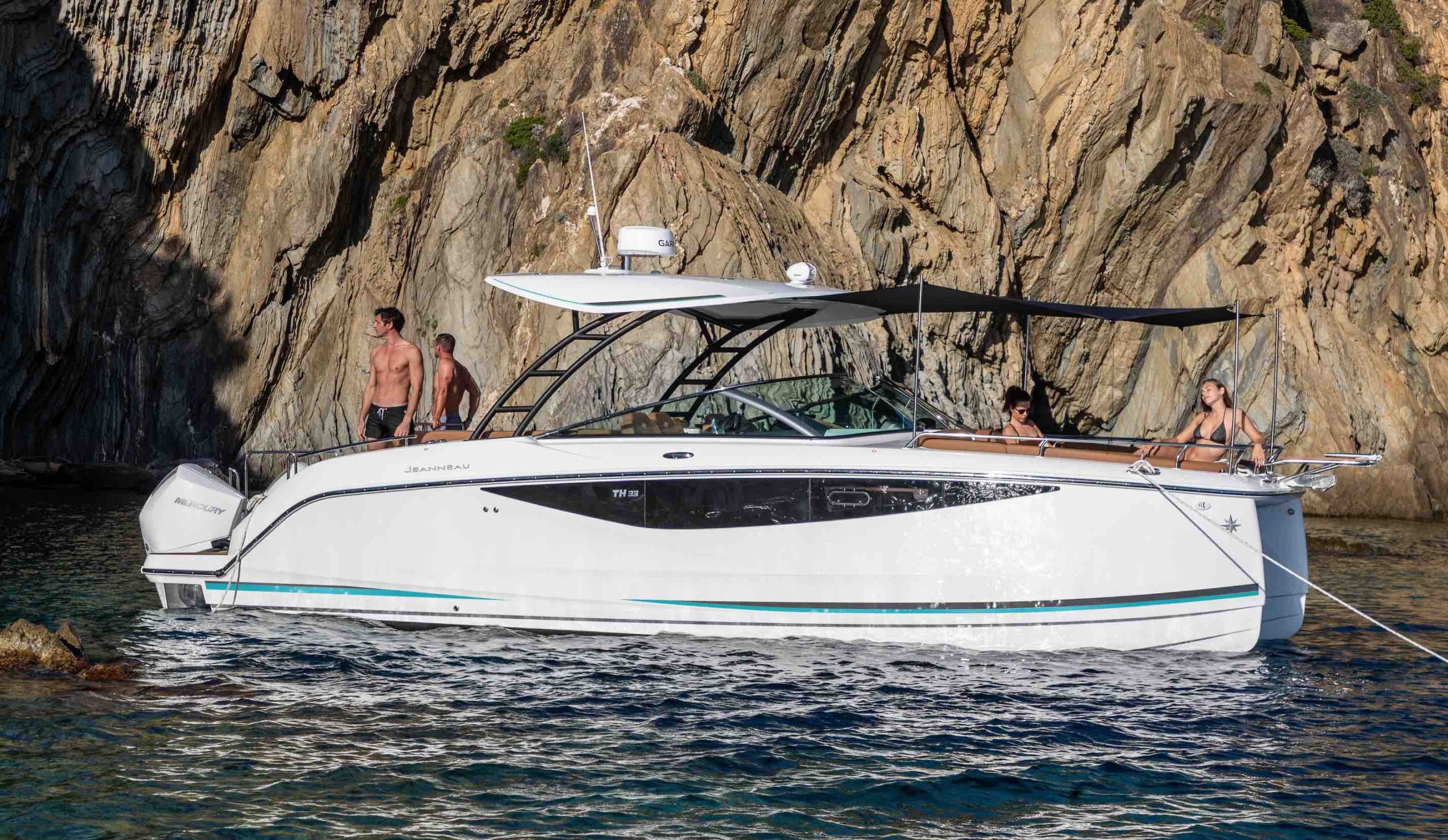 TH-33-Jeanneau-Catamarans