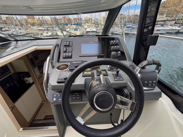 Jeanneau Leader 33 for sale