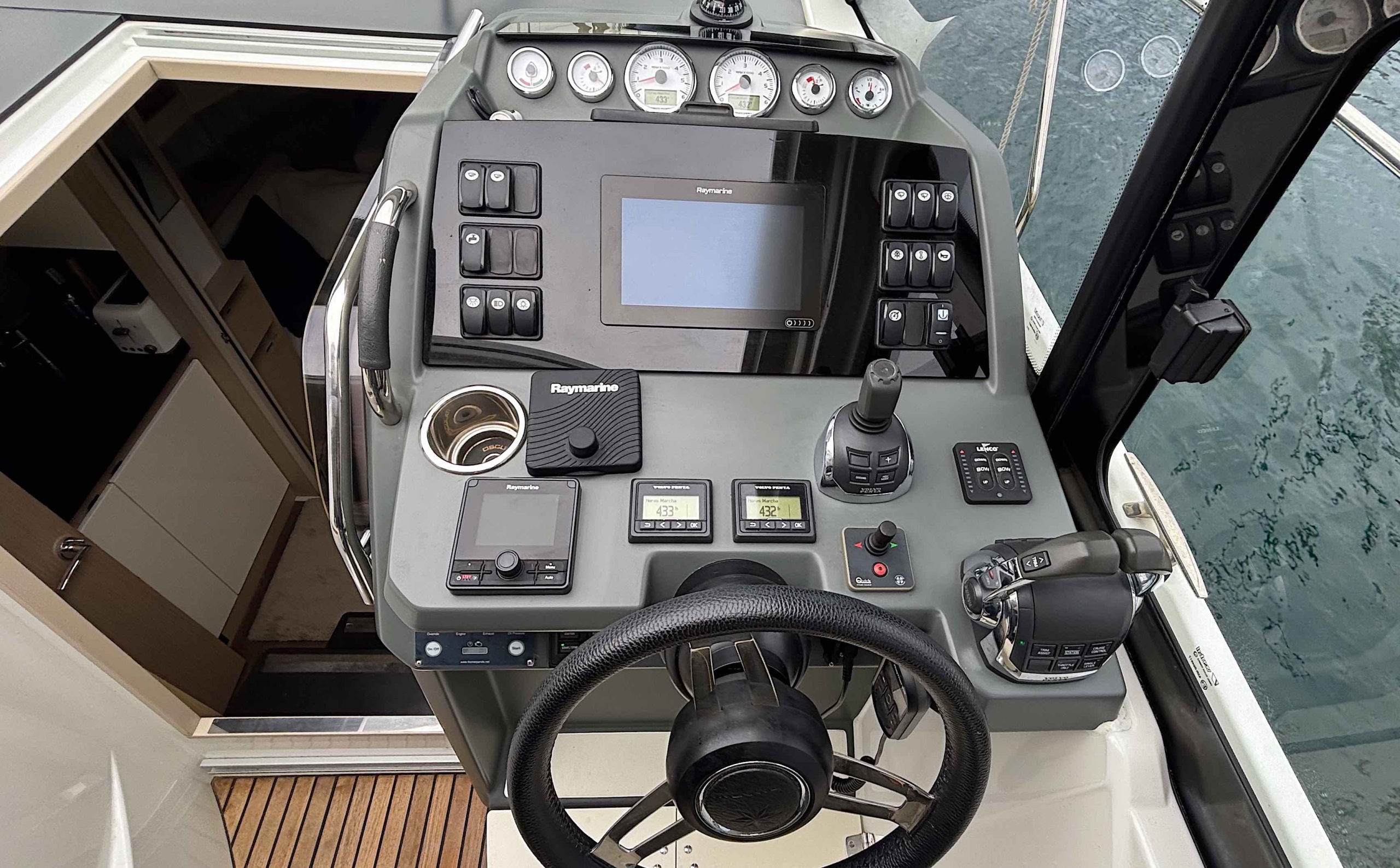 Jeanneau Leader 33 for sale