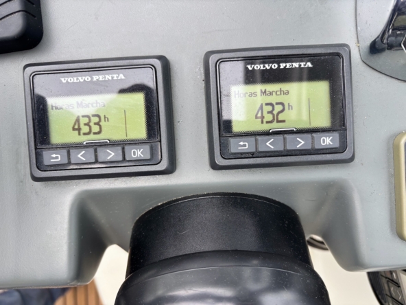 Jeanneau Leader 33 for sale