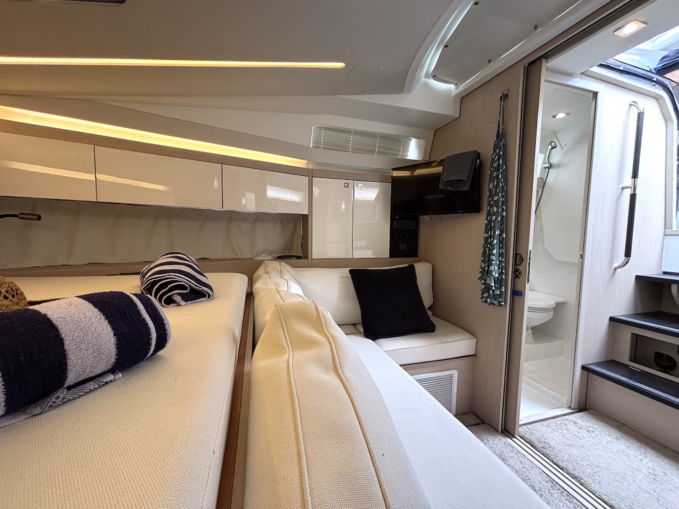 Jeanneau Leader 33 for sale