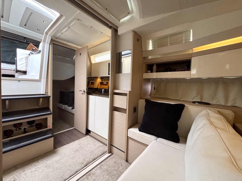 Jeanneau Leader 33 for sale