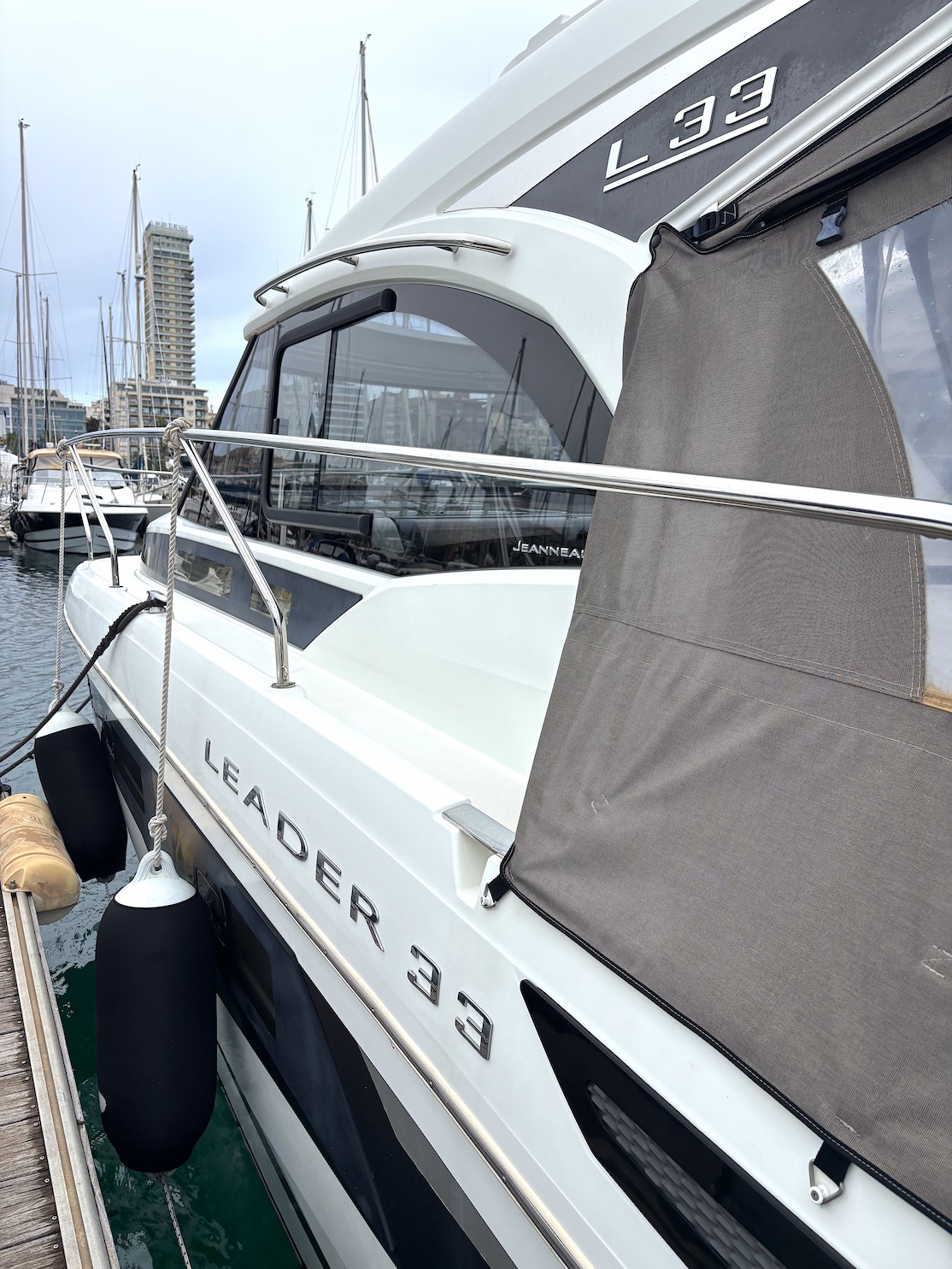 Jeanneau Leader 33 for sale