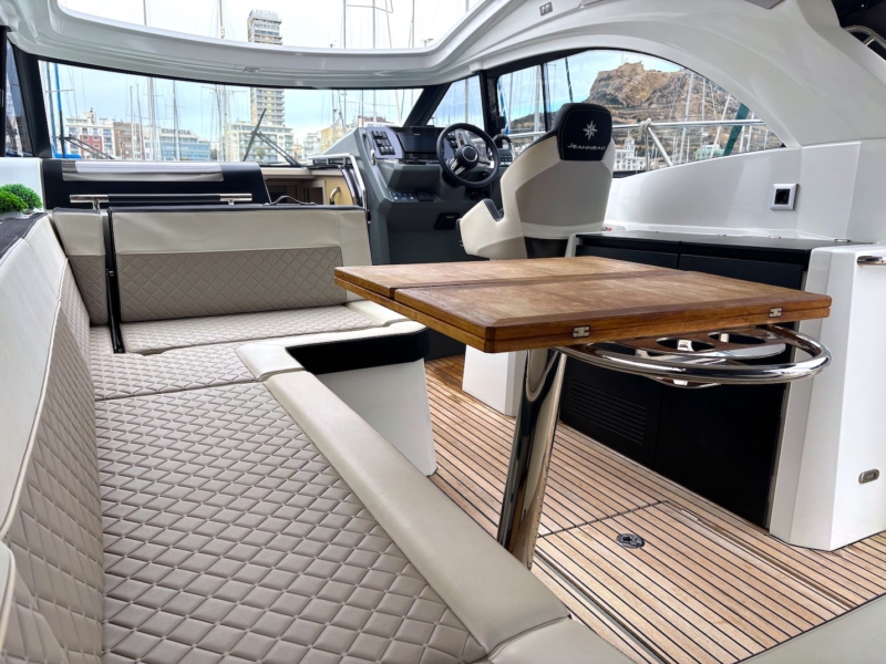 Jeanneau Leader 33 for sale