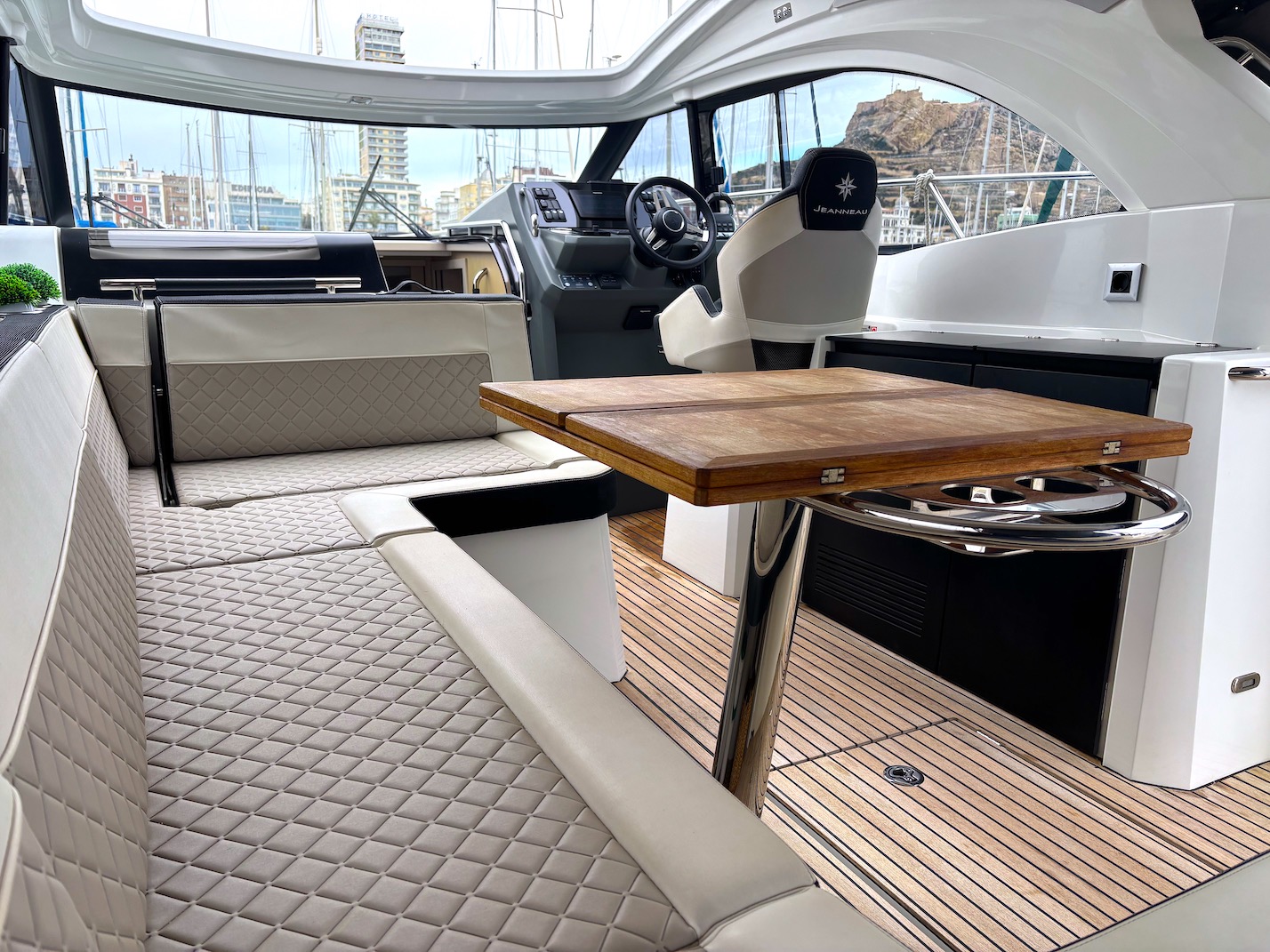 Jeanneau Leader 33 for sale