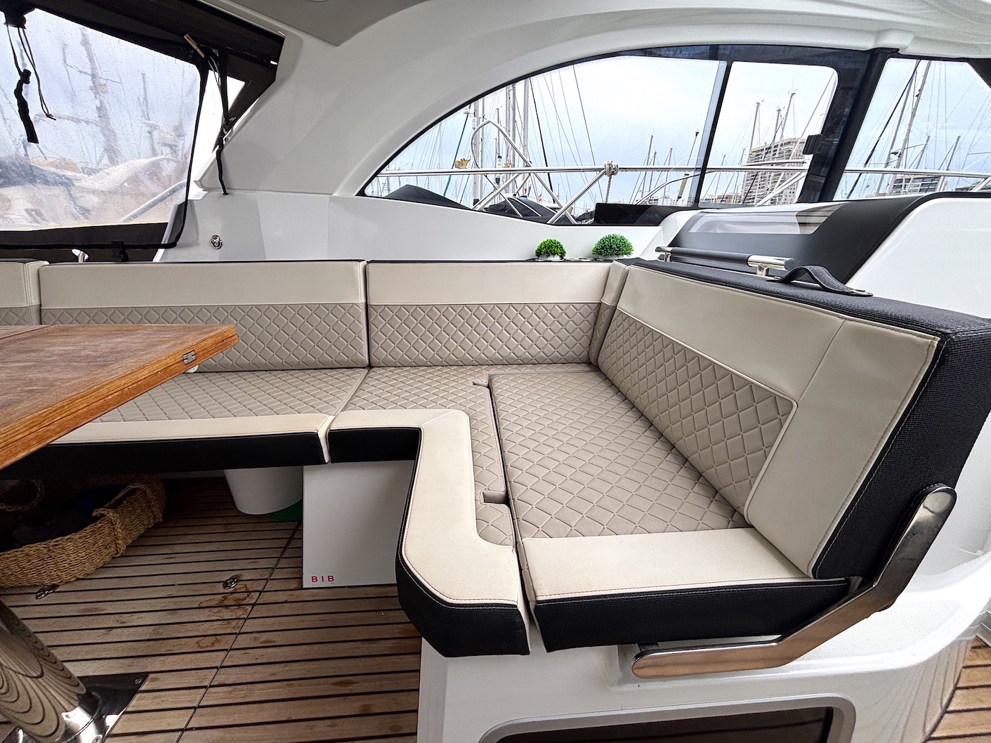 Jeanneau Leader 33 for sale