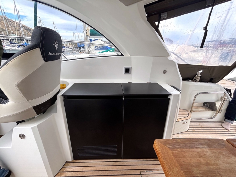 Jeanneau Leader 33 for sale