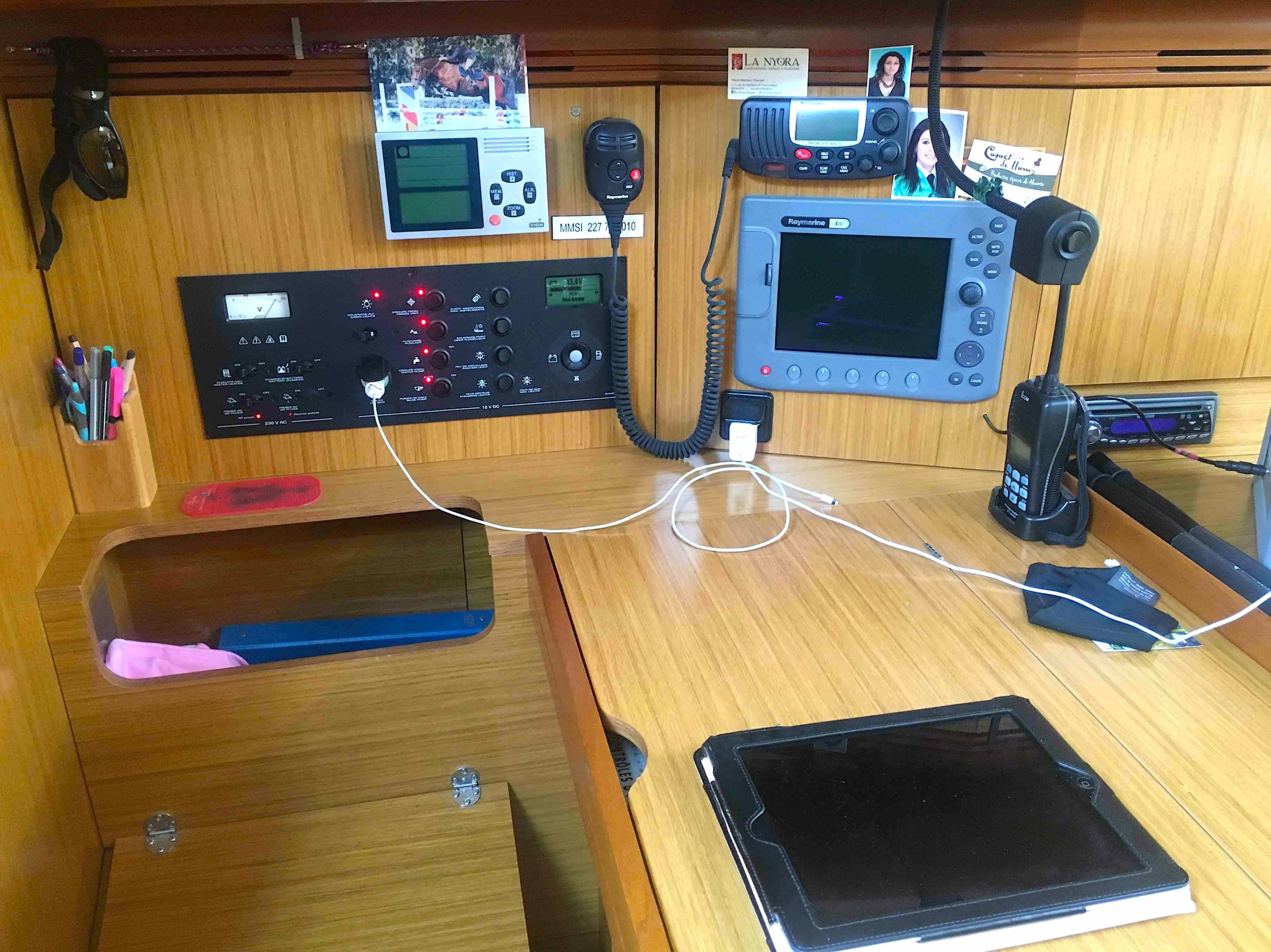 Sun Odyssey 39 DS 2 cabins for sale