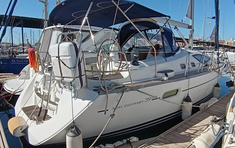 Sun Odyssey 39 DS 2 cabins for sale